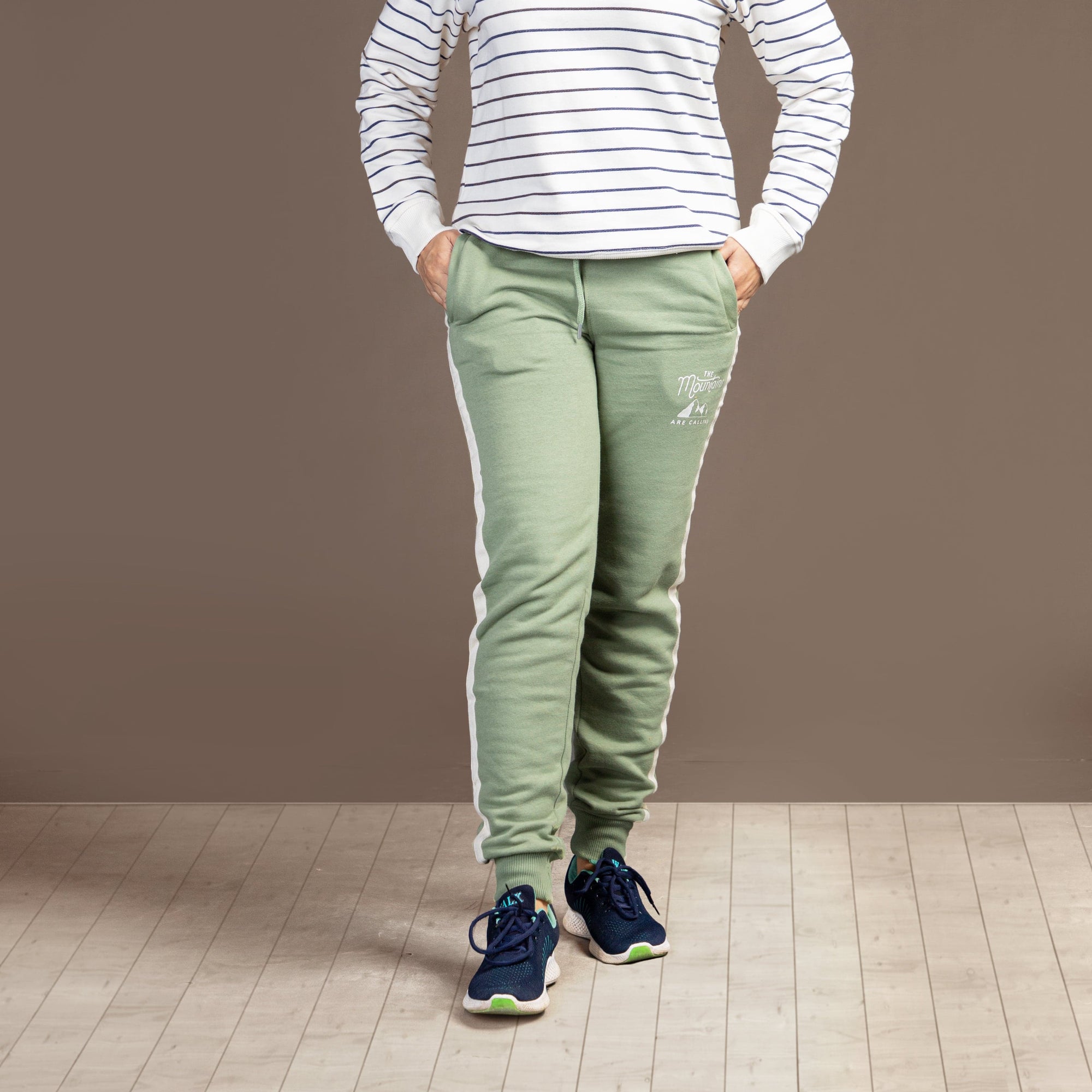 Stone Harbor Women's Jogger Olive / S (10) WOMEN'S LUXURIOUS OLIVE FLEECE JOGGER